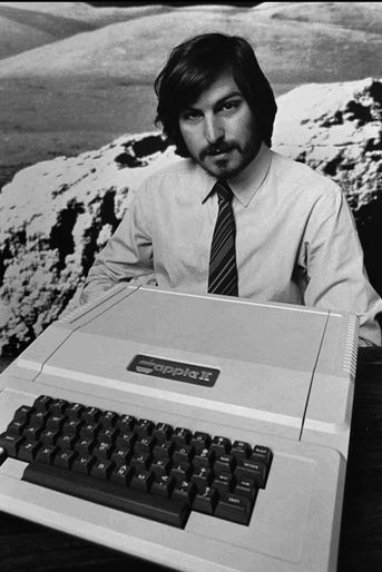 1977. Le deuxième ordinateur Apple, l’Apple II, possédait 4 ko de mémoire RAM. Pour comparer, les iPhones d’aujourd’hui sont 1800 fois plus...