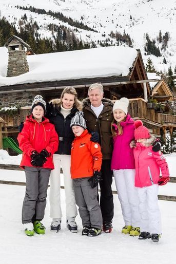 La reine Mathilde avec le roi Philippe de Belgique et leurs enfants à Verbier, le 8 février 2016