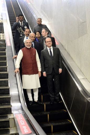 Le président français François Hollande et le Premier ministre indien Narendra Modi dans le métro de New Delhi, le 25 janvier 2016