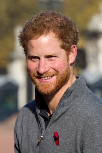 Le prince Harry devant Buckingham Palace à Londres, le 1er novembre 2015