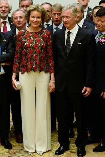 La reine Mathilde de Belgique, avec le roi Philippe, le 24 juin 2015