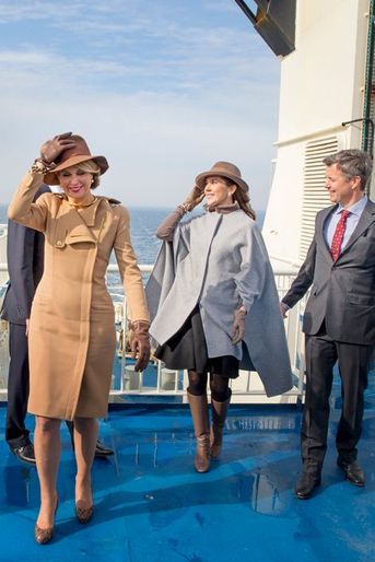 La reine Maxima et le roi Willem-Alexander des Pays-Bas avec la princesse Mary et le prince Frederik de Danemark sur le ferry, le 18 mars 2015