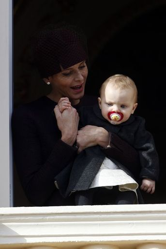 La princesse Charlène de Monaco avec la princesse Gabriella à Monaco, le 19 novembre 2015