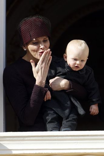 La princesse Charlène de Monaco avec le prince Jacques à Monaco, le 19 novembre 2015