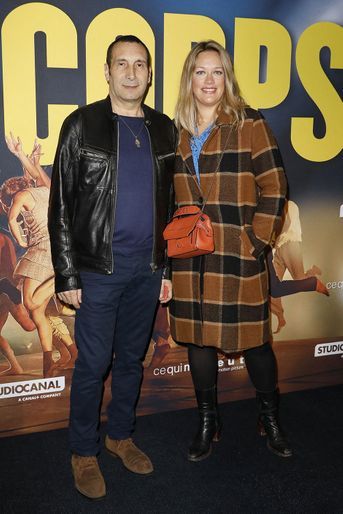 Zinedine Soualem et sa compagne Caroline Faindt à l'avant-première du film «En Corps», à Paris, le 16 mars 2022.