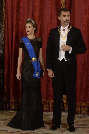 La reine Letizia d&#039;Espagne en Carolina Herrera à Madrid, le 29 octobe 2014