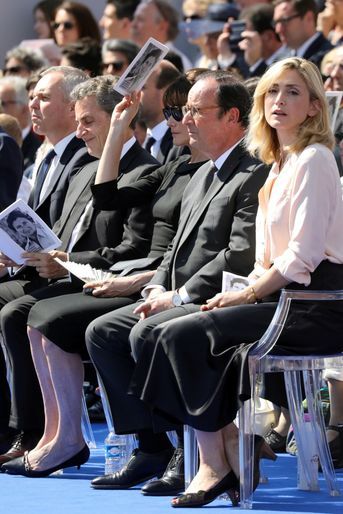 François Hollande, Julie Gayet, Nicolas Sarkozy Et Carla Bruni À La Cérémonie De L&#039;entrée Au Panthéon De Simone Veil   ( 7