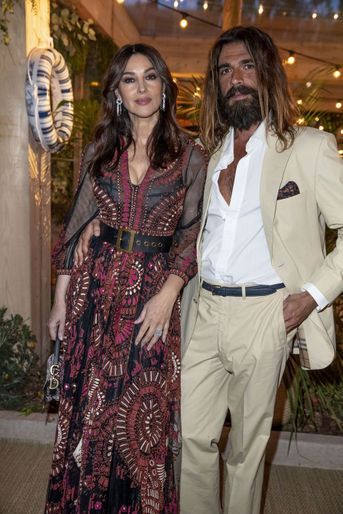 Monica Bellucci et Nicolas Lefebvre à la soirée organisée par Dior et «Vogue» au restaurant Fred l'écailler lors du 72e Festival de Cannes le 15 mai 2019