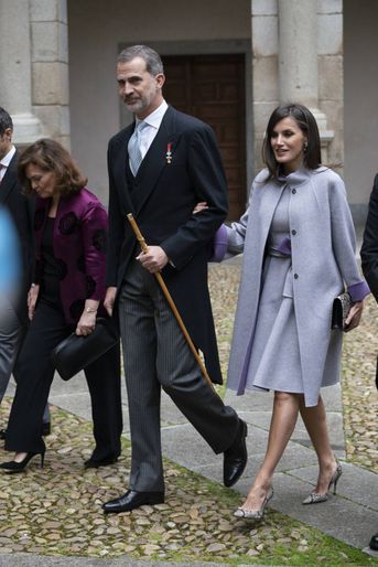 La reine Letizia, en Carolina Herrera, et le roi Felipe VI d'Espagne à Alcalá de Henares, le 23 avril 2019