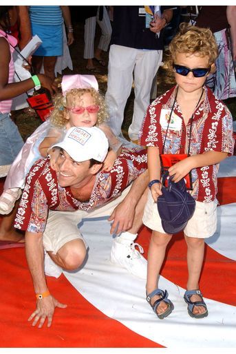 Luke Perry avec ses enfants Jack et Sophie en 2004