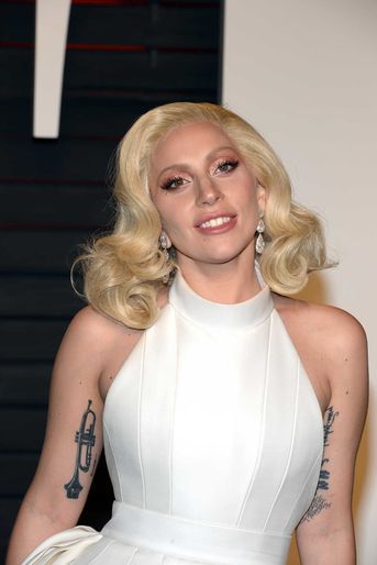 Sur le «red carpet» des Oscars en 2016, Lady Gaga portait de somptueuses boucles d’oreille Lorraine Schwartz, de 90 carats, estimées à 8 millions de dollars.