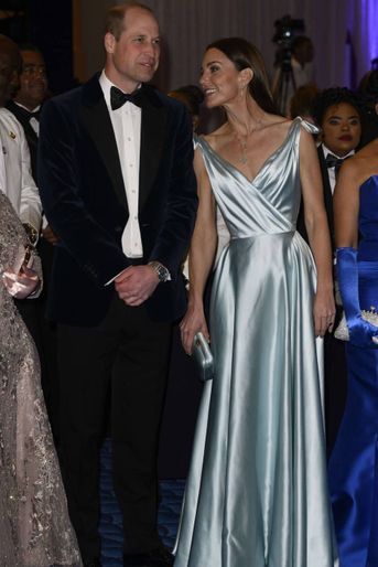 Kate Middleton et le prince William ont assisté à un dîner organisé par le gouverneur général des Bahamas Cornelius Smith à Nassau, le 25 mars 2022.