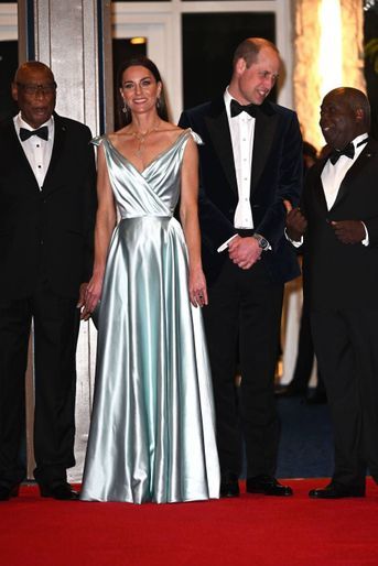 Kate Middleton et le prince William ont assisté à un dîner organisé par le gouverneur général des Bahamas Cornelius Smith à Nassau, le 25 mars 2022.