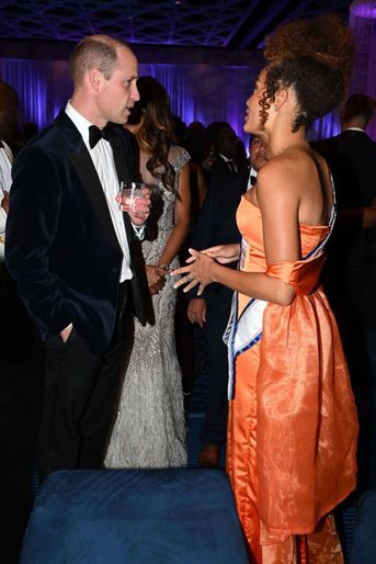 Le prince William et Sienna Evans, Miss Bahamas World 2021, au dîner organisé par le gouverneur général des Bahamas Cornelius Smith à Nassau, le 25 mars 2022.