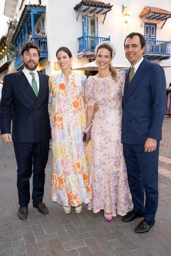 Les soeurs du marié, les princesses Marie-Astrid et Maria Anunciata de Liechtenstein avec leurs maris Ralph Worthington et Emanuele Musini à Carthagène des Indes, le 25 mars 2022
