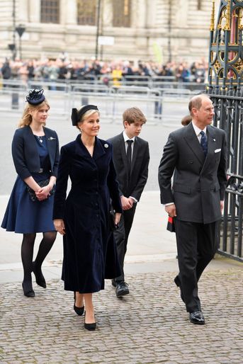 Le prince Edward et la comtesse Sophie de Wessex avec leurs enfants Lady Louise Windsor et James vicomte Severn à l&#039;abbaye de Westminster, le 29 mars 2022
