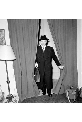 «M. Baumgartner, gouverneur de la Banque, est sur la scène à chaque crise.» - Paris Match n°156, 8 mars 1952.