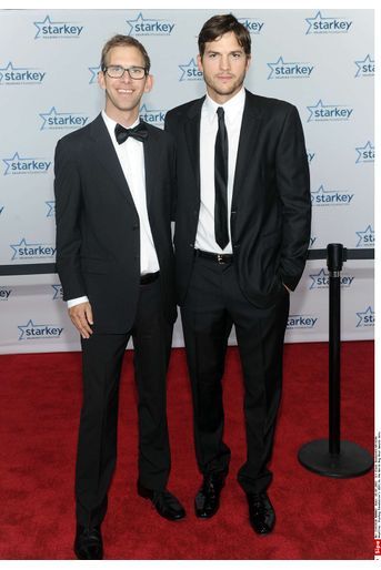 Ashton Kutcher et son jumeau Michael 