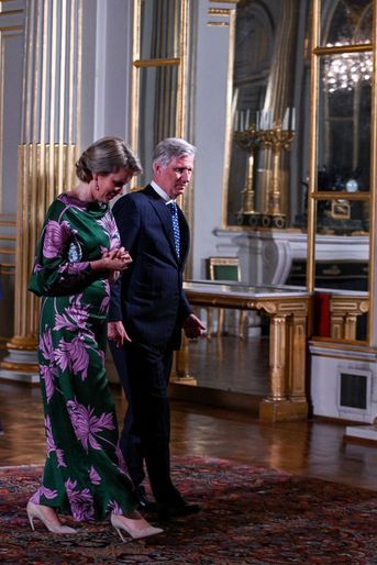 La reine Mathilde en Natan et le roi des Belges Philippe au Palais royal à Bruxelles, le 30 mars 2022