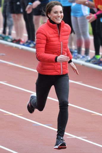 Kate Middleton s'éclate sur une piste d'athlétisme (Londres, février 2017)