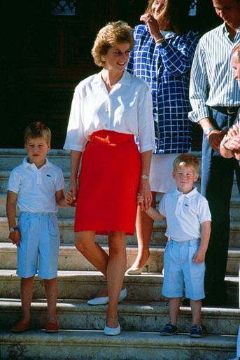 Lady Diana avec ses fils William et Harry en vacances à Majorque, août 1988
