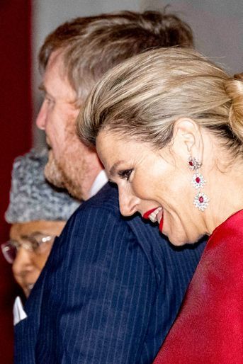 Les boucles d'oreille de la reine Maxima des Pays-Bas, à Amsterdam le 6 avril 2022