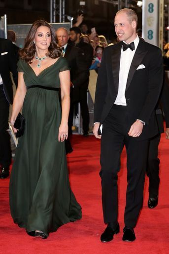 Kate Middleton, duchesse de Cambridge, dans une robe Jenny Packham à la cérémonie des BAFTA, le 18 février 2018