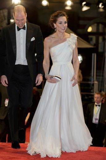 Kate Middleton, duchesse de Cambridge, dans une robe Alexander McQueen à la cérémonie des BAFTA, le 10 février 2019