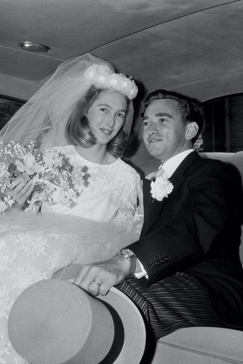 Bref retour à Londres pour son mariage avec le photographe et réalisateur Hugo van Lawick. En mars 1964. 