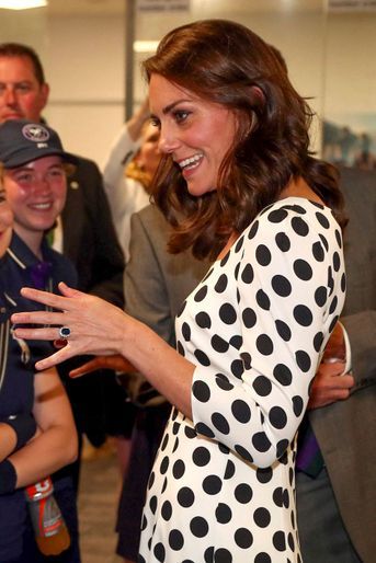 Kate Middleton dans une robe à pois, le 3 juillet 2017