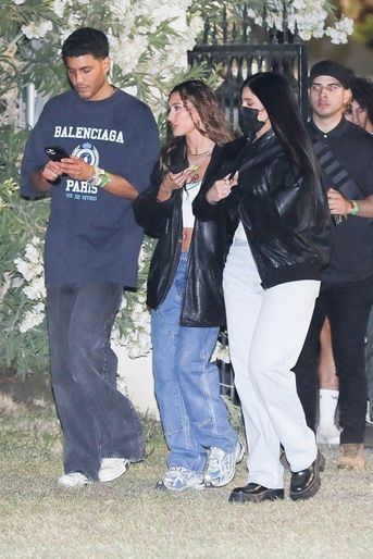 Hailey Bieber et Kylie Jenner lors du Festival Coachella, en Californie, le 15,16 et 17 avril 2022.