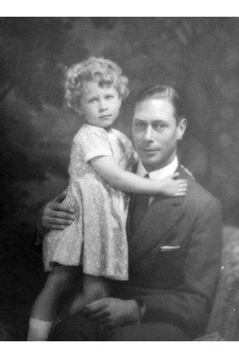 La princesse Elizabeth avec son père le prince Albert (futur roi George VI) en 1928