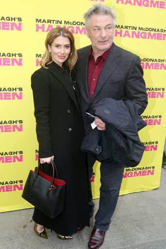 Alec Baldwin et sa femme Hilaria à l'avant-première de la pièce de théâtre «Hangmen», au Golden Theatre, à New York, le 21 avril 2022.