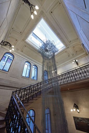 Dans le nouvel escalier principal : une installation en fil de fer de l’artiste italien Edoardo Tresoldi.