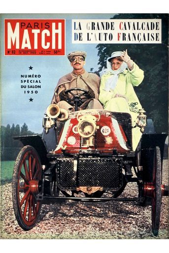 Pour le Salon de l’auto 1950, Paris Match fait sa une avec Janine Wansar et William Sabatier de la compagnie Jean-Louis Barrault, déguisés en automobilistes du début du siècle au volant d’une Panhard.