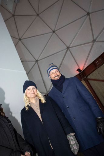 La princesse Mette-Marit et le prince Haakon de Norvège ont visité le 22 avril 2022 SvalSat, la station satellite du Svalbard qui est celle la plus septentrionale du monde
