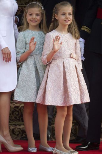 La princesse Sofia d'Espagne avec sa grande sœur la princesse Leonor, le 19 juin 2014