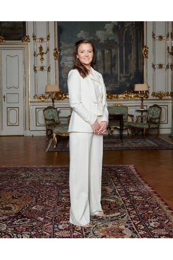 La princesse Isabella de Danemark à Fredensborg, le 30 avril 2022. Portrait officiel pour sa confirmation