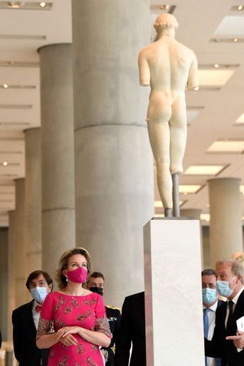La reine des Belges Mathilde au musée de l&#039;Acropole à Athènes, le 3 mai 2022