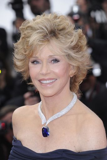 Jane Fonda à la montée des marches du film &quot;Pirates des Caraïbes : la fontaine de Jouvence&quot; au Festival de Cannes en 2011.
