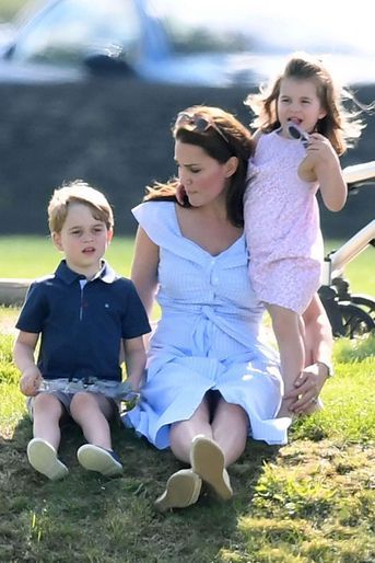 Kate Middleton avec George et Charlotte à un match de polo (juin 2018, Gloucestershire)