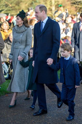 Kate Middleton, le prince William et leur deux enfants George et Charlotte à Sandringham pour Noël (décembre 2019, Sandringham)