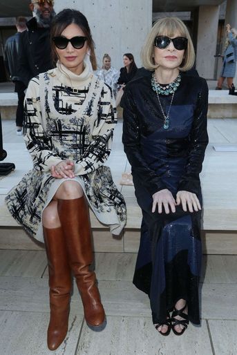 Gemma Chan et Anna Wintour lors du défilé Louis Vuitton de San Diego, le 12 mai 2022.