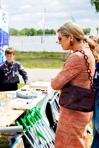 Le sac de la reine Maxima des Pays-Bas à Zeewolde le 13 mai 2022