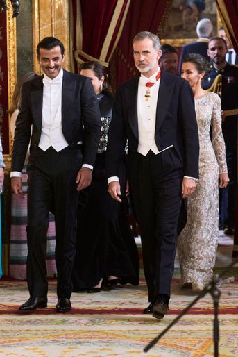La reine Letizia et le roi Felipe VI d'Espagne avec l'émir du Qatar et sa première épouse à Madrid, le 17 mai 2022