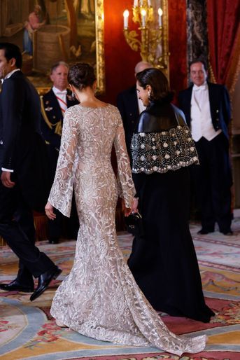 La reine Letizia d'Espagne, de dos, à Madrid, le 17 mai 2022