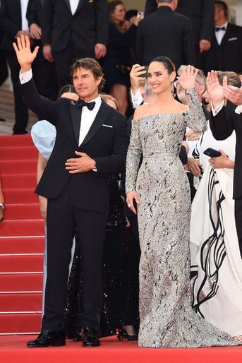 Tom Cruise, Jennifer Connelly - Montée des marches du film « Top Gun : Maverick » lors du 75ème Festival International du Film de Cannes. Le 18 mai 2022