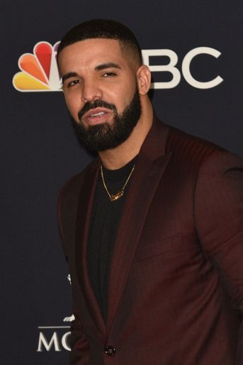En 2016, Drake a créé sa marque de whisky appelée Virginia Black. 