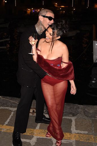 Travis Barker et sa femme Kourtney Kardashian à Portofino, en Italie, le 20 mai 2022.