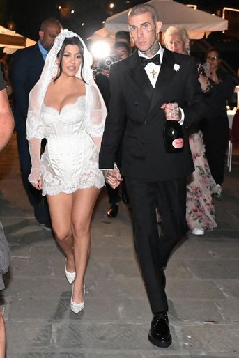Kourtney Kardashian et son mari Travis Baker après leur cérémonie de mariage, à Portofino, en Italie, le 22 mai 2022.